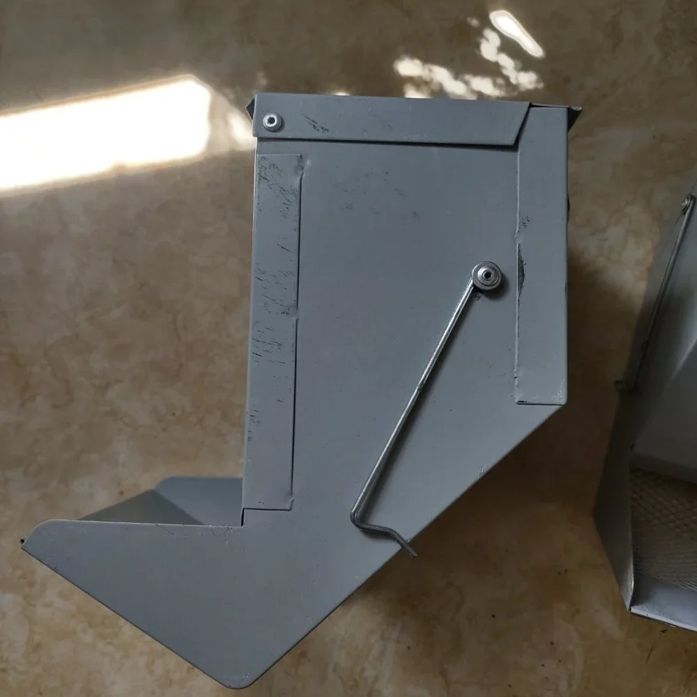 Small Pet Hay Feeders